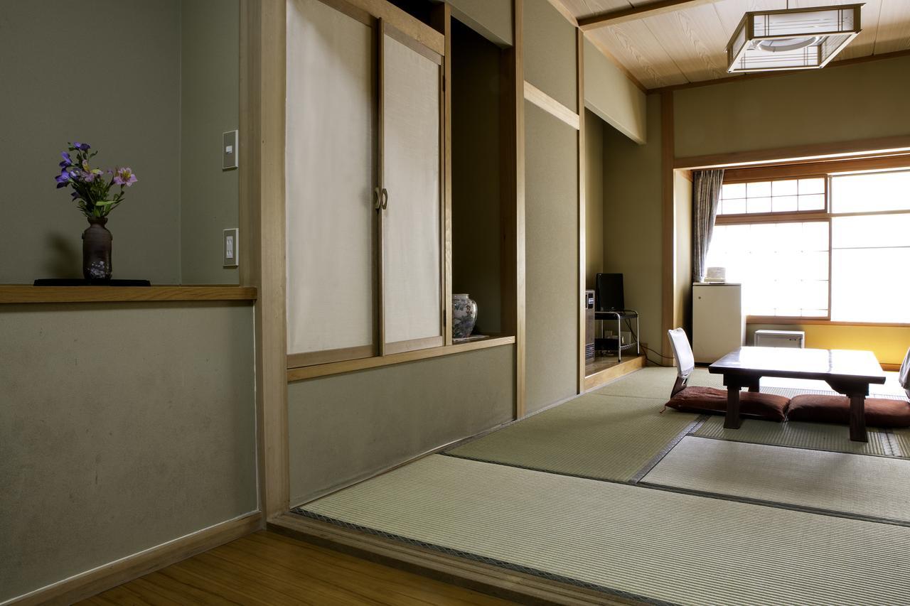 Ryokan Warabino Takayama  Exterior photo